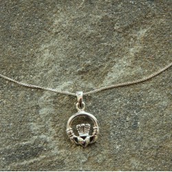 plain Claddagh pendant